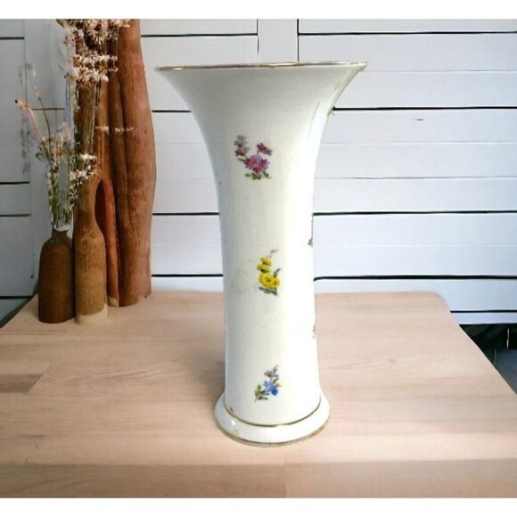 Antique Meissen Vase Strewn Flower Floral Gold Trim Trumpet Vase 9.25” READ - Picture 1 of 10